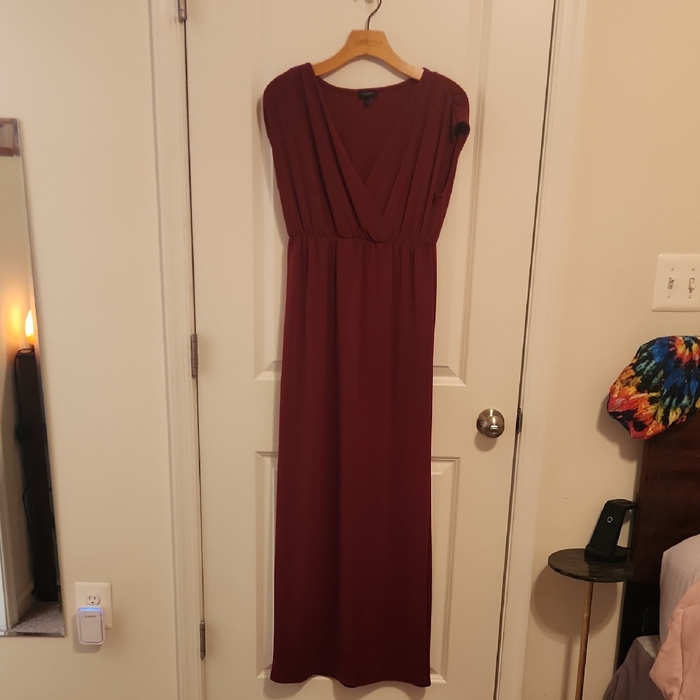 Red Sleeveless Crew Neck Maxi Gown for Wedding Guest